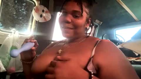 Snapshot of unistarfire chatting on 12.11.24 Uni StarFire online show from 12.11.24