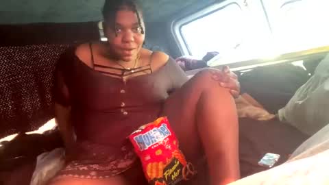 Snapshot of unistarfire chatting on 02.01.25 Uni StarFire online show from 02.01.25