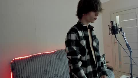 Snapshot of unitalex chatting on 12.04.24 Alex online show from 12.04.24