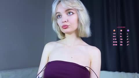 ShizukaShizuSHIZ online show from 10.15.25