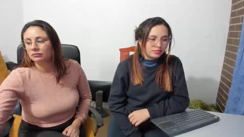 Kary and jhoa online show from 03.04.25