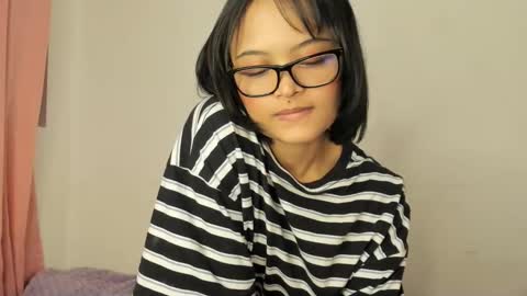 Snapshot of unu_nai chatting on 03.09.25 new INSTA   online show from 03.09.25