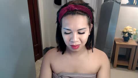 Snapshot of ur_cutiesthotasianxx chatting on 12.10.24 Vee online show from 12.10.24