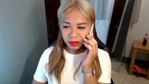 Snapshot of ur_cutiesthotasianxx chatting on 01.20.25 Vee online show from 01.20.25