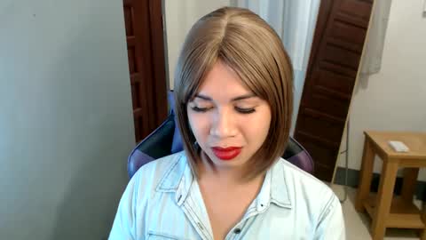 Snapshot of ur_cutiesthotasianxx chatting on 01.23.25 Vee online show from 01.23.25