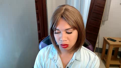 Snapshot of ur_cutiesthotasianxx chatting on 01.23.25 Vee online show from 01.23.25