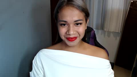 Snapshot of ur_cutiesthotasianxx chatting on 02.02.25 Vee online show from 02.02.25