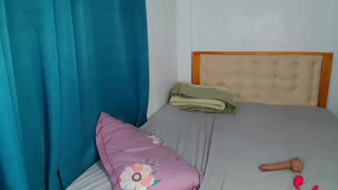 Snapshot of ur_cutiesthotasianxx chatting on 10.01.25 Vee online show from 10.01.25