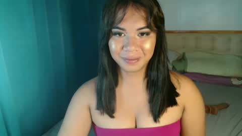 Snapshot of ur_cutiesthotasianxx chatting on 10.15.25 Vee online show from 10.15.25