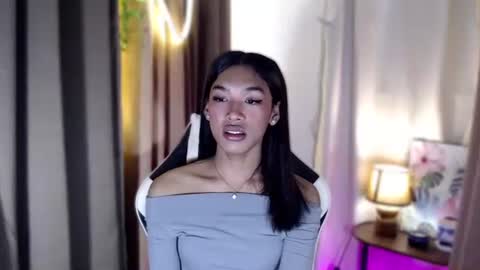 ur_dazzlingmorenaxx online show from 10.13.25