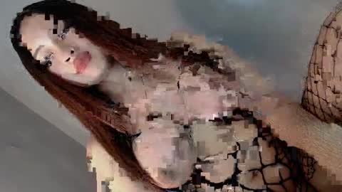 Snapshot of ur_infatuation chatting on 01.12.25 Lola online show from 01.12.25