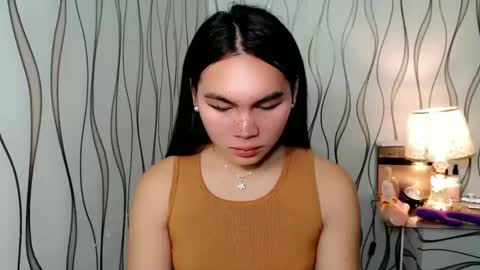 Snapshot of ur_innocent_girlx chatting on 09.28.25 QUEENSY online show from 09.28.25