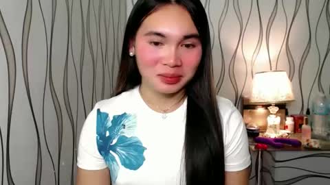 Snapshot of ur_innocent_girlx chatting on 10.13.25 QUEENSY online show from 10.13.25