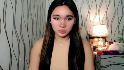 Snapshot of ur_innocent_girlx chatting on 10.15.25 QUEENSY online show from 10.15.25