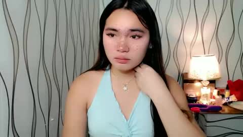 Snapshot of ur_innocent_girlx chatting on 10.27.25 QUEENSY online show from 10.27.25