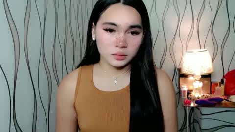 Snapshot of ur_innocent_girlx chatting on 11.02.25 QUEENSY online show from 11.02.25