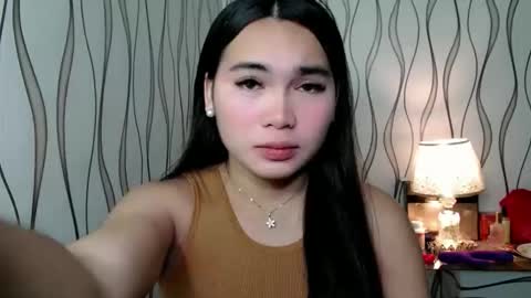 Snapshot of ur_innocent_girlx chatting on 11.02.25 QUEENSY online show from 11.02.25