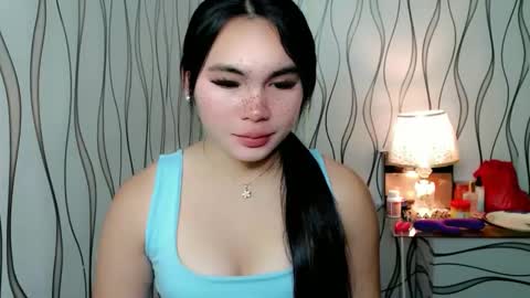 Snapshot of ur_innocent_girlx chatting on 11.03.25 QUEENSY online show from 11.03.25