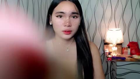 Snapshot of ur_innocent_girlx chatting on 11.07.25 QUEENSY online show from 11.07.25