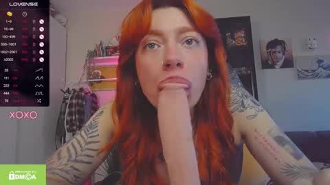 Snapshot of ur_olivia chatting on 09.25.25 Olivia Kaufman online show from 09.25.25