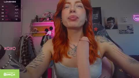 Snapshot of ur_olivia chatting on 09.29.25 Olivia Kaufman online show from 09.29.25