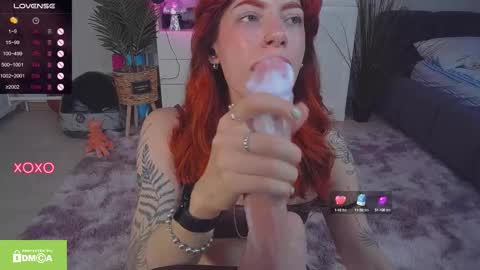 Snapshot of ur_olivia chatting on 10.13.25 Olivia Kaufman online show from 10.13.25