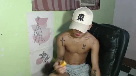 Snapshot of ur_raffy chatting on 02.19.25 ur_raffy online show from 02.19.25