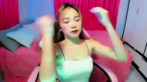 ur_sweetgirl_clarace online show from 10.17.25