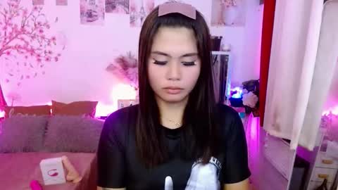 HelloIm  Girly online show from 05.19.26