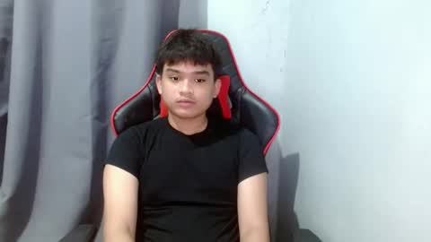 Snapshot of urasian_kentoyxx77 chatting on 10.01.25 Kentoy online show from 10.01.25