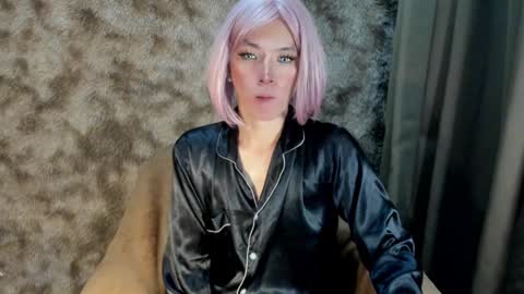 Snapshot of urasian_slut_yana chatting on 02.07.25 yana online show from 02.07.25