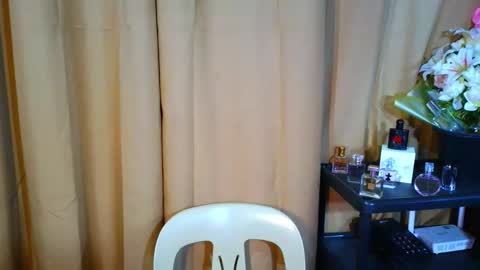 urasiancumboix2 online show from 11.14.25