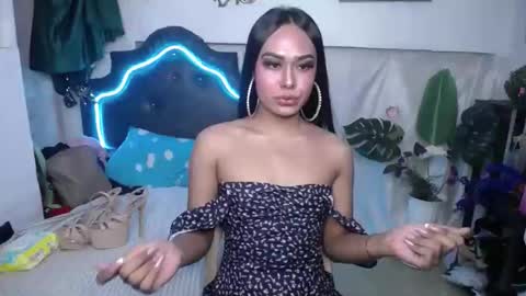 Pau online show from 01.08.25