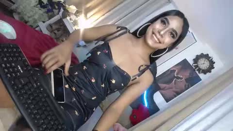 Pau online show from 02.19.25