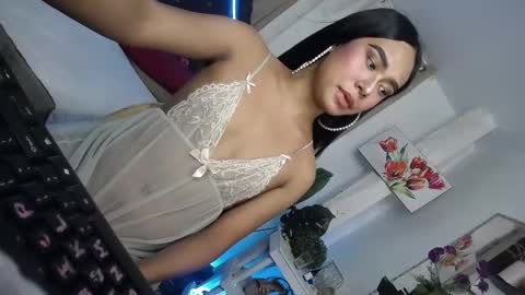 Pau online show from 03.05.25