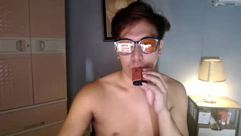 Snapshot of urasianwanker chatting on 11.09.25 urasianwanker online show from 11.09.25