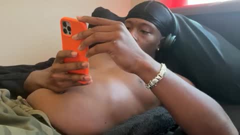 Snapshot of urbandick5 chatting on 10.12.25 urbandick5 online show from 10.12.25