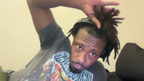 Snapshot of urbandick5 chatting on 10.14.25 urbandick5 online show from 10.14.25