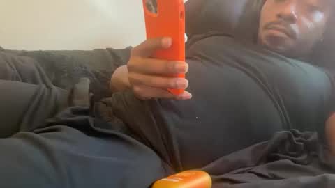 Snapshot of urbandick5 chatting on 10.19.25 urbandick5 online show from 10.19.25