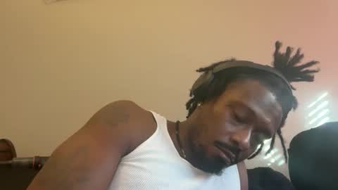 Snapshot of urbandick5 chatting on 10.21.25 urbandick5 online show from 10.21.25