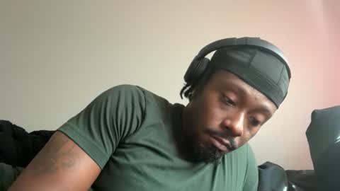 Snapshot of urbandick5 chatting on 10.27.25 urbandick5 online show from 10.27.25