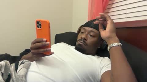 Snapshot of urbandick5 chatting on 10.28.25 urbandick5 online show from 10.28.25