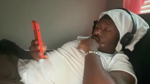 Snapshot of urbandick5 chatting on 11.01.25 urbandick5 online show from 11.01.25