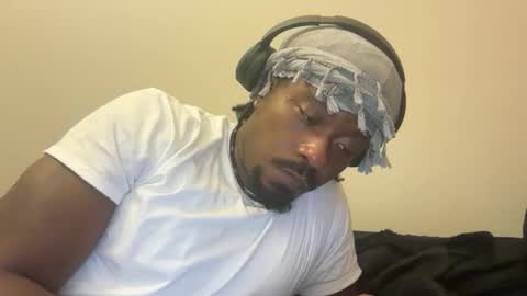 Snapshot of urbandick5 chatting on 11.03.25 urbandick5 online show from 11.03.25