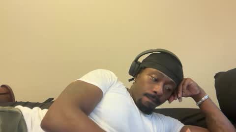 Snapshot of urbandick5 chatting on 11.04.25 urbandick5 online show from 11.04.25