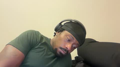 Snapshot of urbandick5 chatting on 11.06.25 urbandick5 online show from 11.06.25