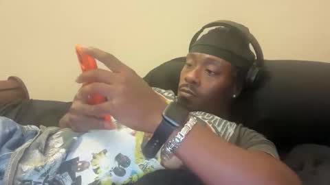 Snapshot of urbandick5 chatting on 11.11.25 urbandick5 online show from 11.11.25