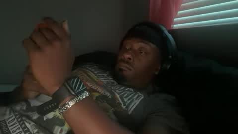 Snapshot of urbandick5 chatting on 11.11.25 urbandick5 online show from 11.11.25