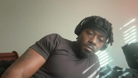 Snapshot of urbandick5 chatting on 11.12.25 urbandick5 online show from 11.12.25