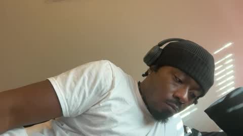 Snapshot of urbandick5 chatting on 11.13.25 urbandick5 online show from 11.13.25